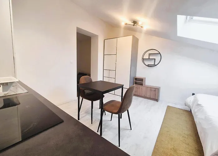 Appartement Astana - Concon Confortable&harmonieux Reims